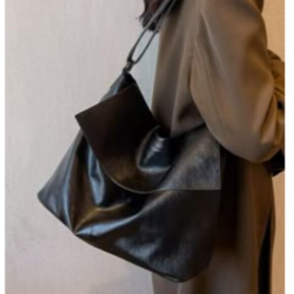 ♣️♣️♣️ LOVE MOSCHINO Embossed Shoulder Bag ♣️♣️♣️ - Picture 10 of 14